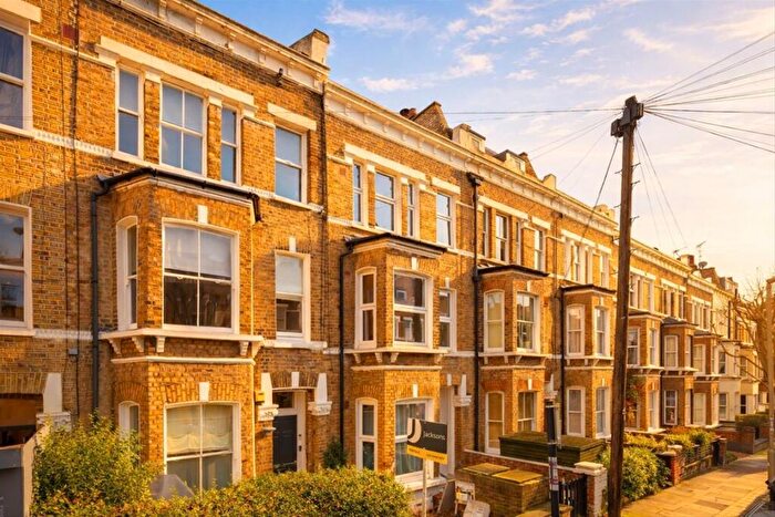2 Bedroom Flat For Sale In Rush Hill Road, London, SW11