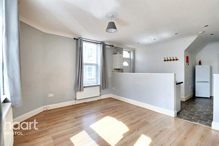 2 Bedroom Apartment To Rent In High Street, Bristol, BS16