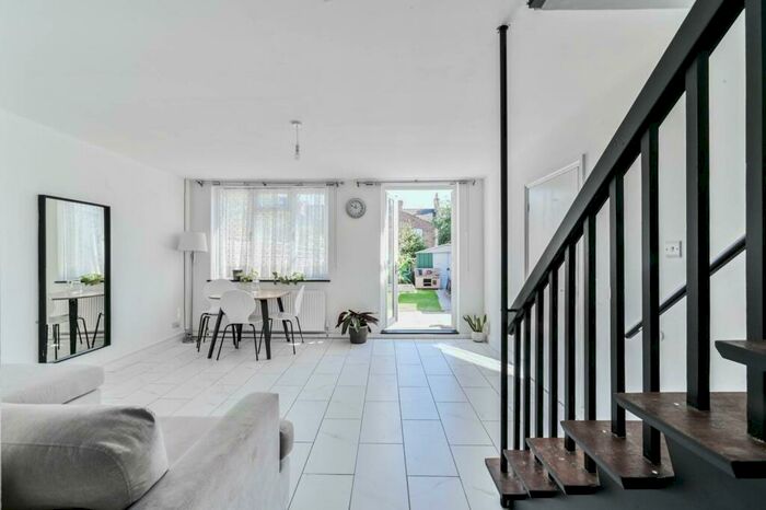 4 Bedroom Terraced House To Rent In Evelyn Road, Walthamstow, London, E17