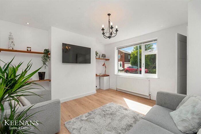 3 Bedroom Semi-Detached House For Sale In Wedgwood Road, Swinton, Manchester, M27