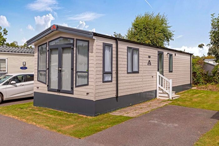 2 Bedroom Mobile/park Home For Sale In Downsview, Bramlands Lane, Henfield, BN5