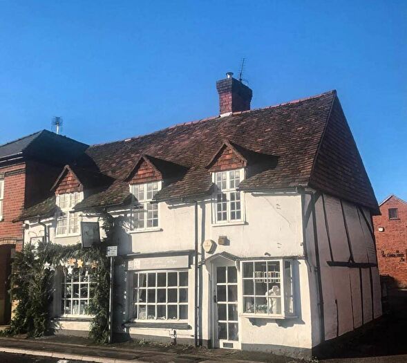 2 Bedroom Flat For Sale In High Street, Chobham, Woking, GU24