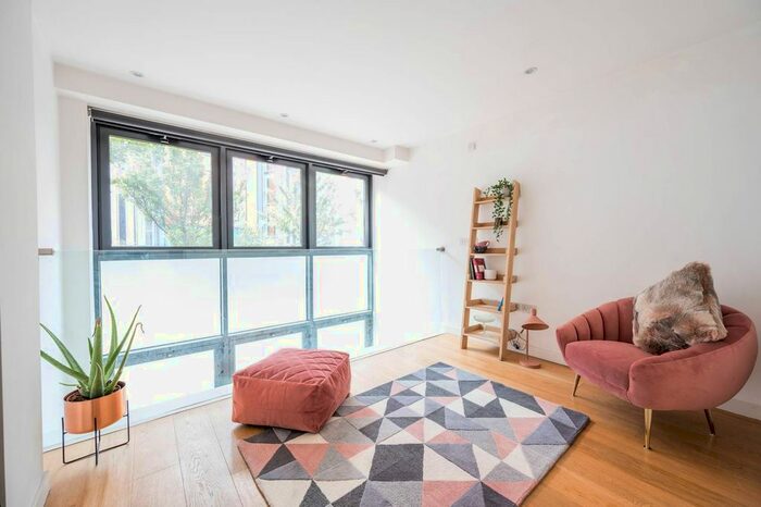 2 Bedroom Flat To Rent In Redchurch Street, Shoreditch, London, E2