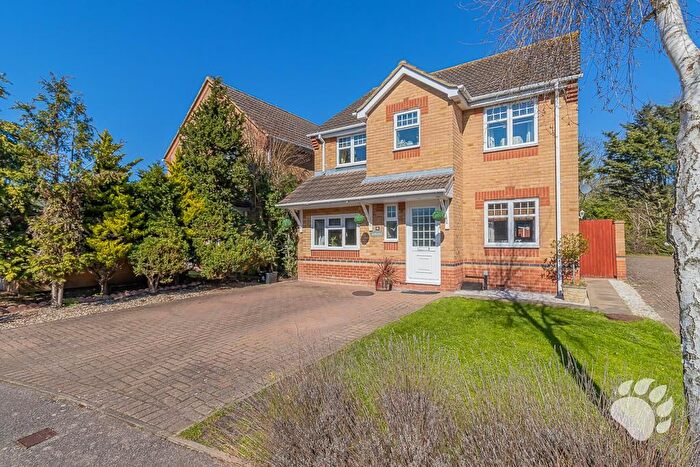 4 Bedroom Detached House For Sale In Waverley Road, Steeple View, SS15