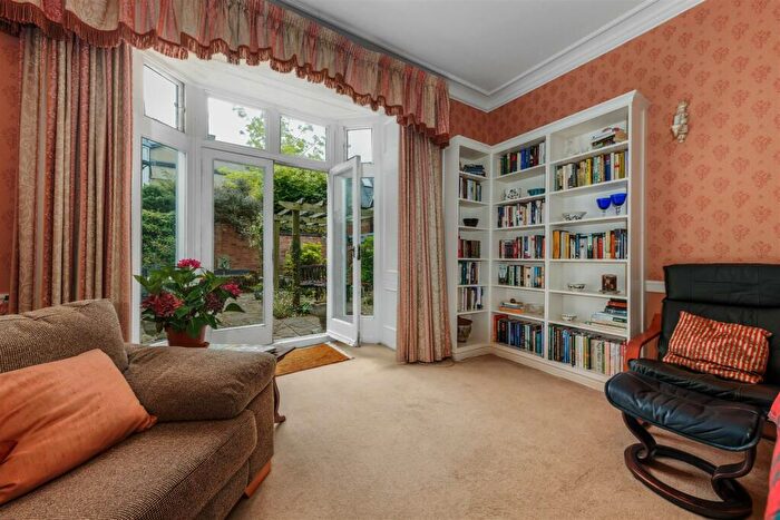 5 Bedroom Semi-Detached House For Sale In Clarendon Square, Leamington Spa, CV32