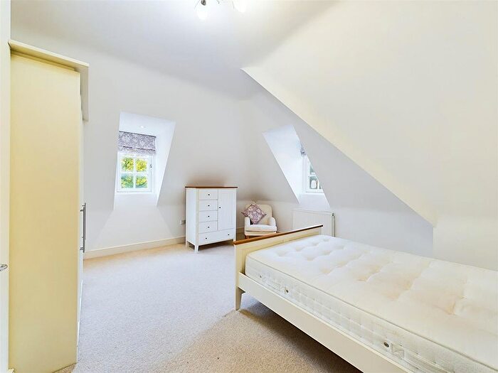 1 Bedroom Flat To Rent In Lidgould Grove, Ruislip, HA4