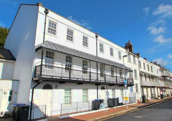 2 Bedroom Flat To Rent In Warwick Road, Worthing, BN11