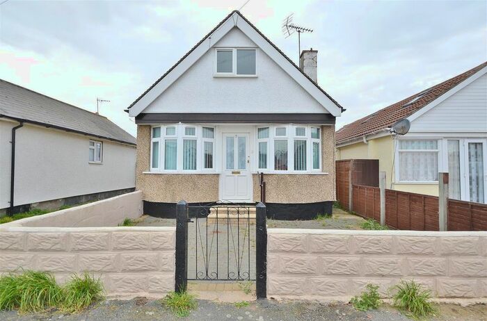2 Bedroom Detached Bungalow To Rent In Flowers Way, Jaywick, Clacton-On-Sea, CO15