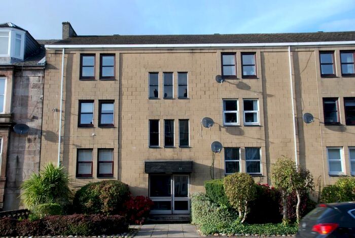 2 Bedroom Flat To Rent In Cardwell Road, Gourock, Gourock, PA19