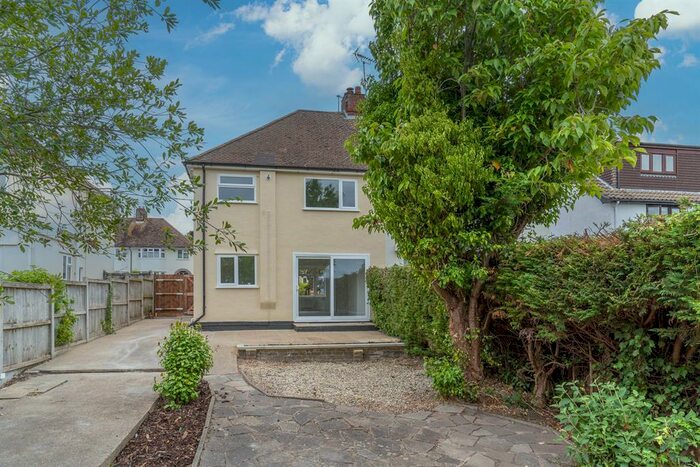 3 Bedroom Detached House To Rent In Highfields, Great Dunmow, Essex, CM6