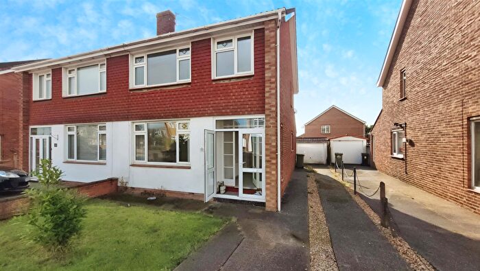 3 Bedroom Detached House To Rent In Samuel White Road, Hanham, BS15