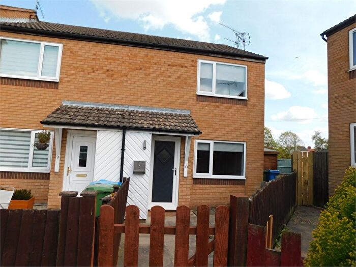 2 Bedroom Town House To Rent In New Holles Court, Worksop, S80