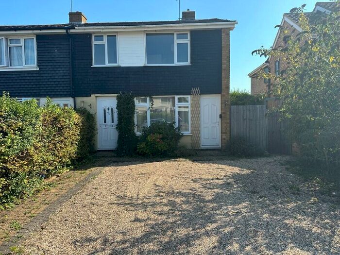 Houses for sale in Wroxham Road, Reading, RG5