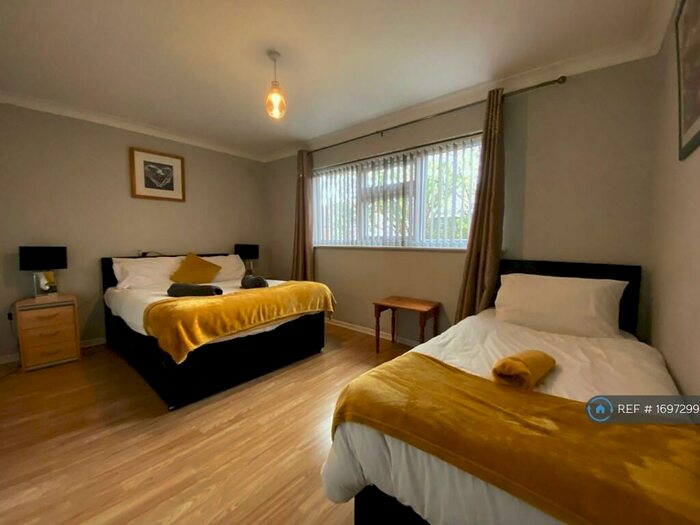 3 Bedroom Bungalow To Rent In Fourth Avenue, Carlton, Nottingham, NG4