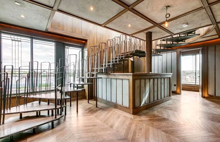 4 Bedroom Penthouse To Rent In - Holmes Road, London, NW5