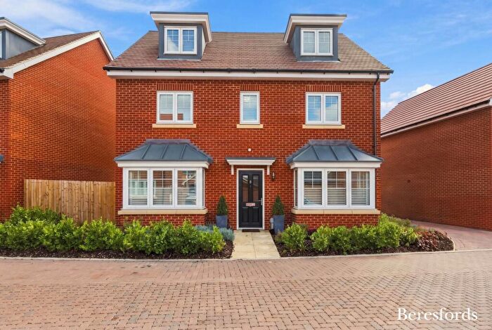 5 Bedroom Detached House For Sale In Tansy Lane, Heybridge, CM9