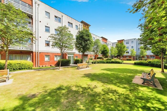 2 Bedroom Flat For Sale In Hawker Place, London, E17