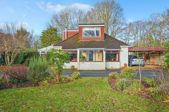 3 Bedroom Detached House For Sale In Titchfield Lane, Wickham, Fareham, PO17