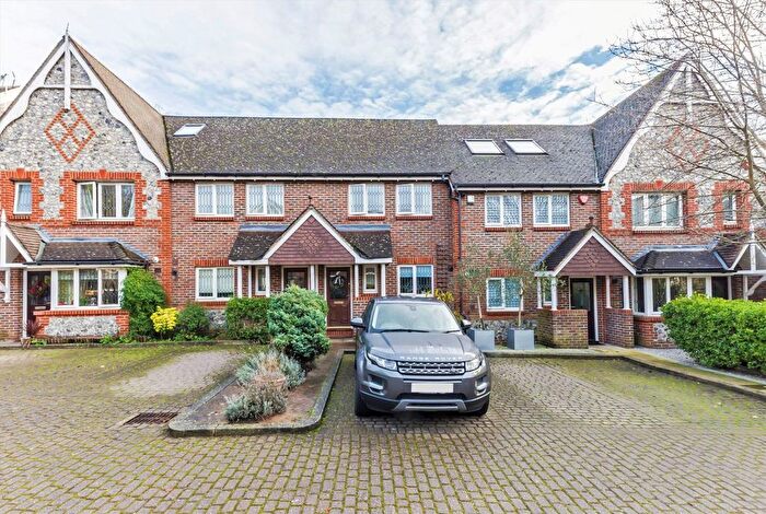 2 Bedroom Property To Rent In Southlands Drive, Wimbledon, SW19