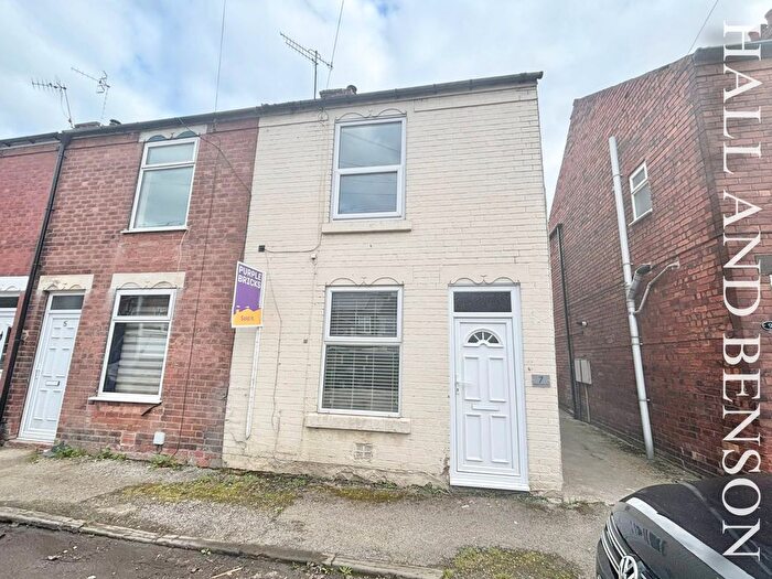 2 Bedroom Property To Rent In Hipper Street West, Chesterfield, S40