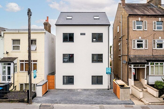 1 Bedroom Flat For Sale In Selsdon Road, South Croydon, CR2