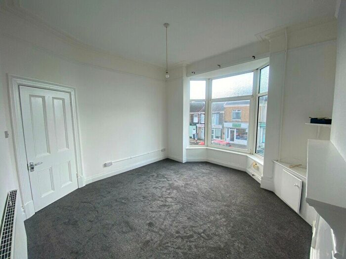 2 Bedroom Flat To Rent In Eversley Road, Sketty, Swansea, SA2