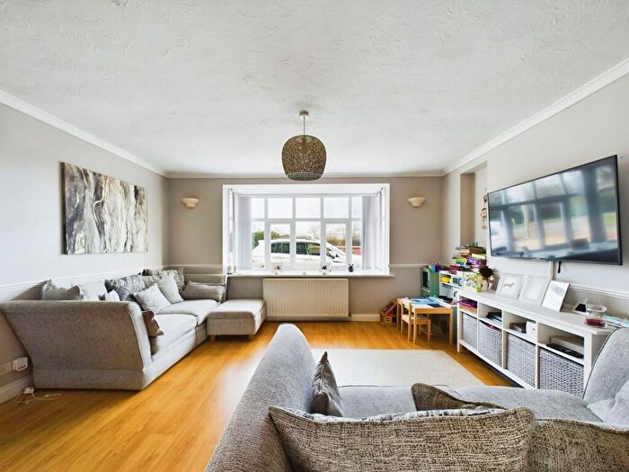 4 Bedroom Detached House For Sale In Peterborough Road, Farcet, PE7