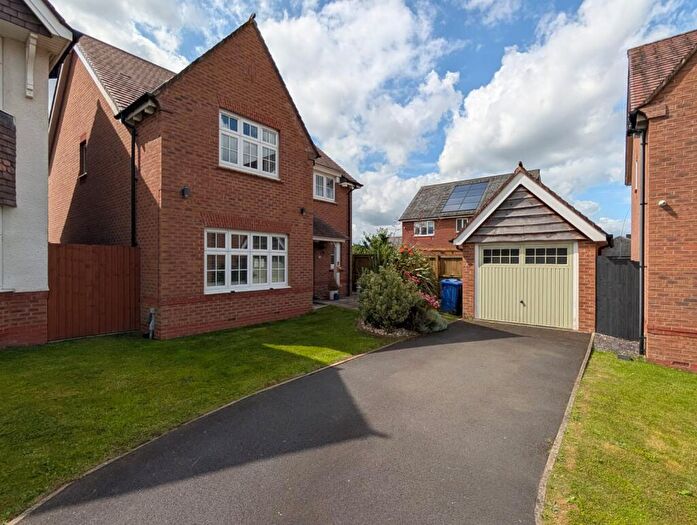 4 Bedroom Detached House To Rent In Wentwood Crescent, Clayton-le-woods, Lancashire, PR25