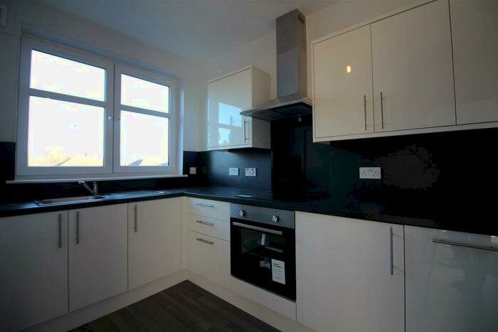 3 Bedroom Flat To Rent In High Street, Ruislip, HA4