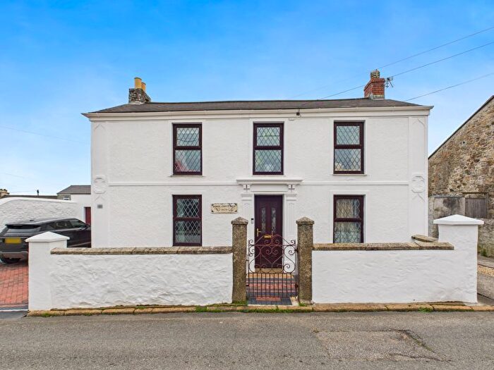 4 Bedroom Property For Sale In Rose Cottages, Camborne, TR14