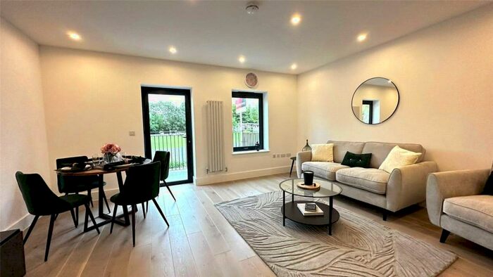 2 Bedroom Apartment To Rent In Croydon Road, Caterham, Surrey, CR3