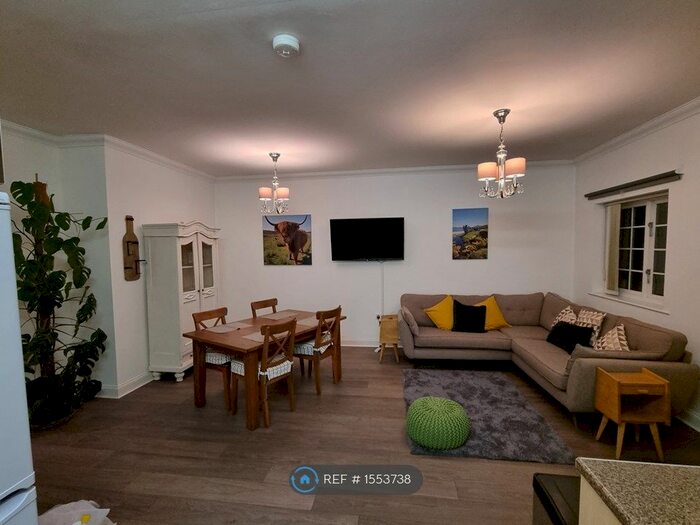 2 Bedroom Flat To Rent In Monkston Park, Milton Keynes, MK10