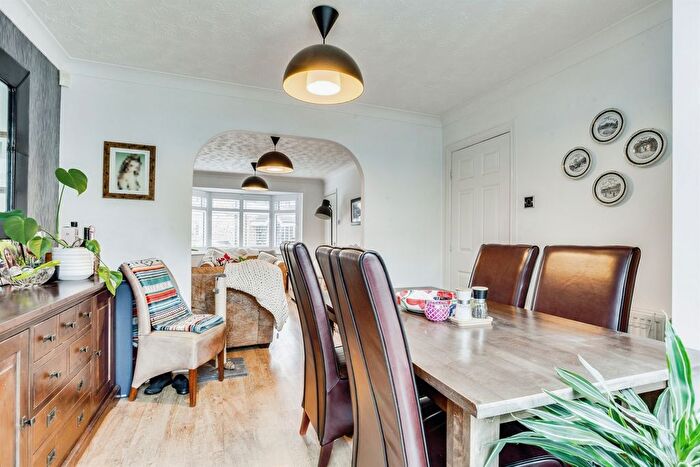 3 Bedroom Detached House For Sale In Bardwell Court, Stanley, Wakefield, WF3