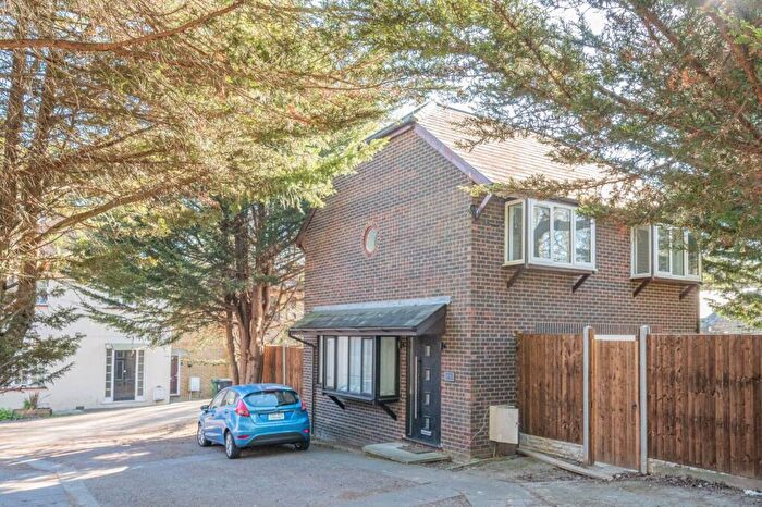 4 Bedroom Detached House For Sale In Dunfield Road, Beckenham Hill, London, SE6