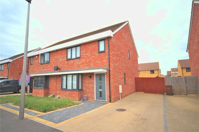 3 Bedroom Semi-Detached House To Rent In Sandpiper Close, East Tilbury, Essex, RM18