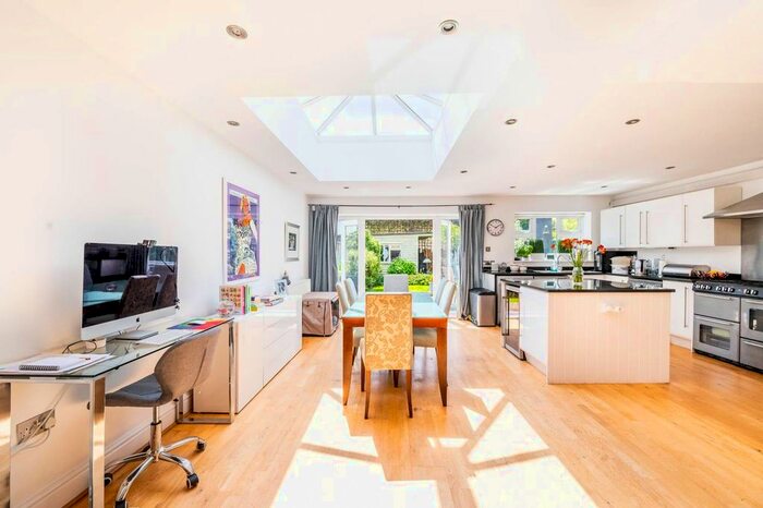 4 Bedroom Semi-Detached House To Rent In Courthope Villas, Wimbledon, London, SW19