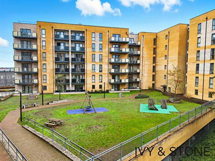 1 Bedroom Flat For Sale In Sandy House, Sackett Road, Barking, Greater London, IG11