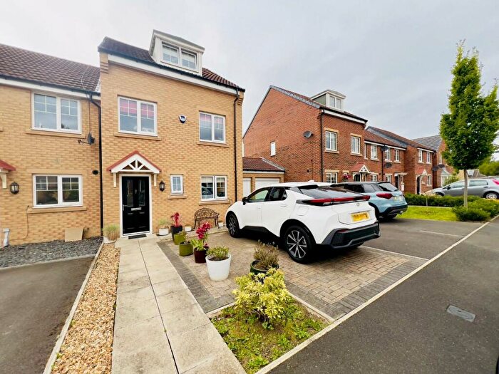 3 Bedroom Town House For Sale In Carlin Close, Bowburn, Durham, DH6
