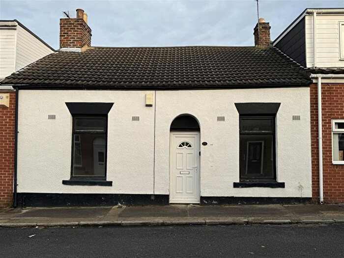 3 Bedroom Cottage To Rent In Ravensworth Street, Sunderland, SR4