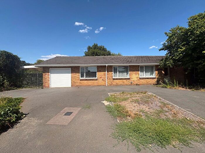 4 Bedroom Bungalow For Sale In Stanwell Moor, Surrey, TW19