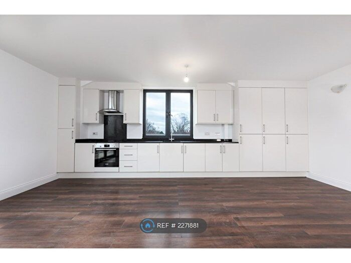 1 Bedroom Flat To Rent In Farnsby Street, Swindon, SN1