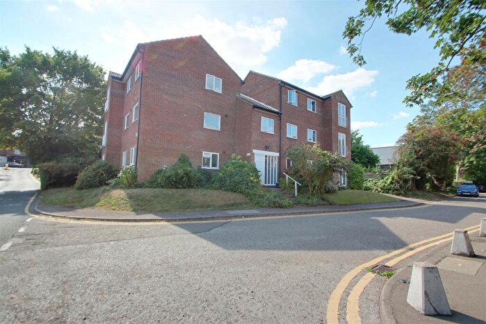 2 Bedroom Apartment To Rent In St. Johns Well Lane, Berkhamsted, HP4