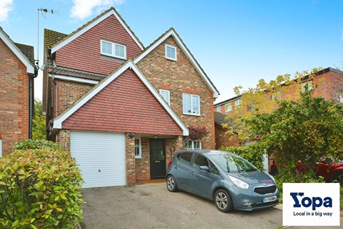 6 Bedroom Detached House For Sale In Thirlmere, Stevenage, SG1