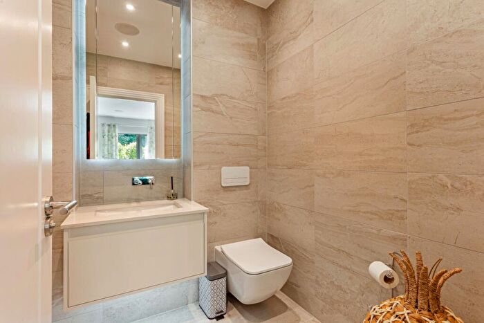 2 Bedroom Apartment To Rent In Glen Island Maidenhead, SL6
