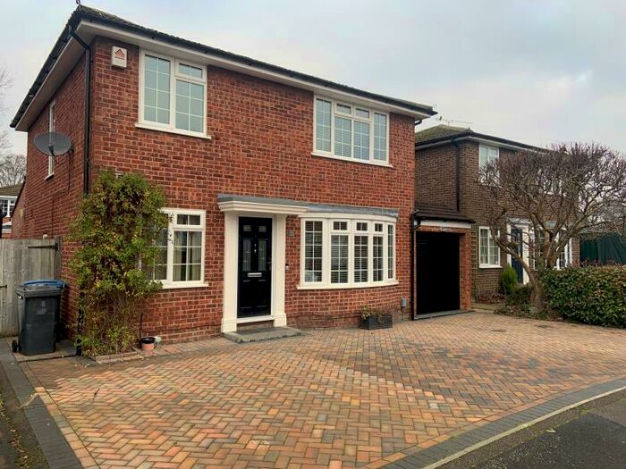 4 Bedroom Detached House To Rent In Fleet, GU51