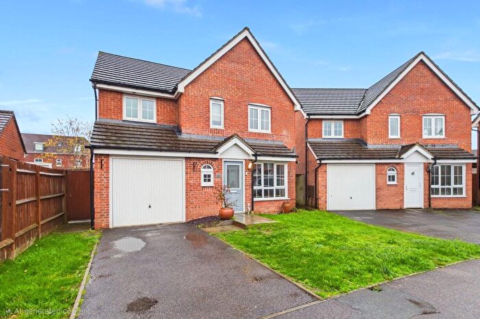 4 Bedroom Detached House For Sale In Horne Road, Thatcham, Berkshire, RG19