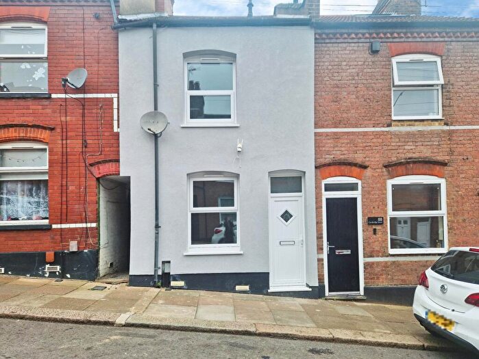 2 Bedroom Terraced House To Rent In Cambridge Street, New Town, Luton, LU1