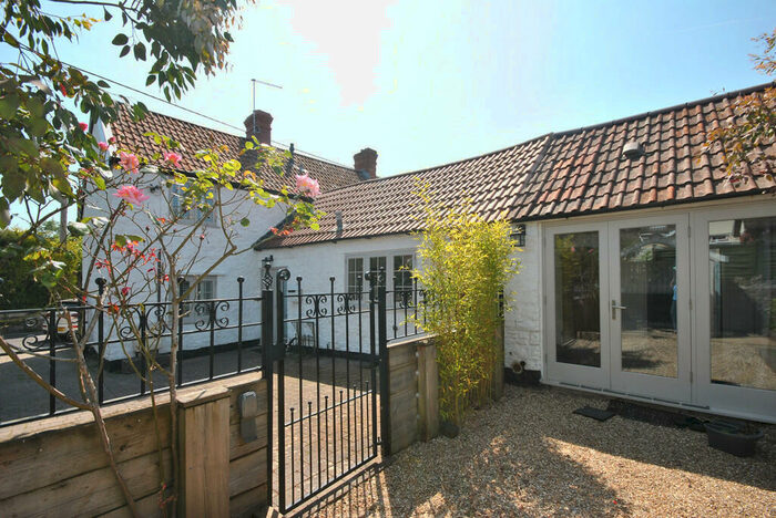 3 Bedroom Semi-Detached House To Rent In Upper North Street, Cheddar, BS27