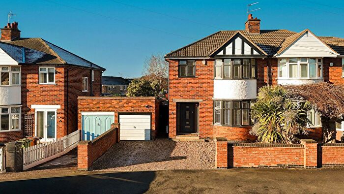 3 Bedroom Semi Detached House For Sale In Westdown Drive, Thurmaston, Leicester, LE4