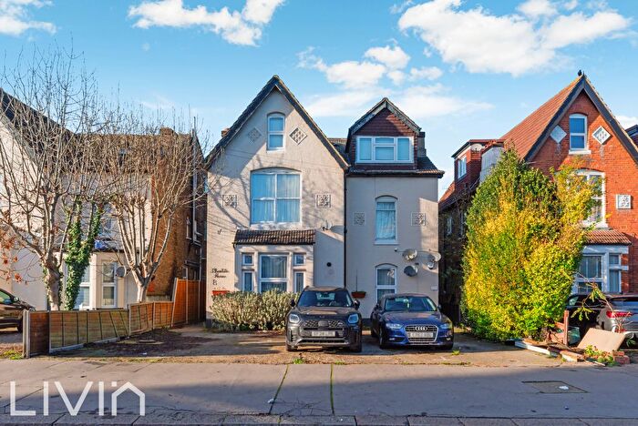 1 Bedroom Flat For Sale In Bramley Hill, South Croydon, CR2